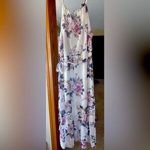 City chic floral dress.